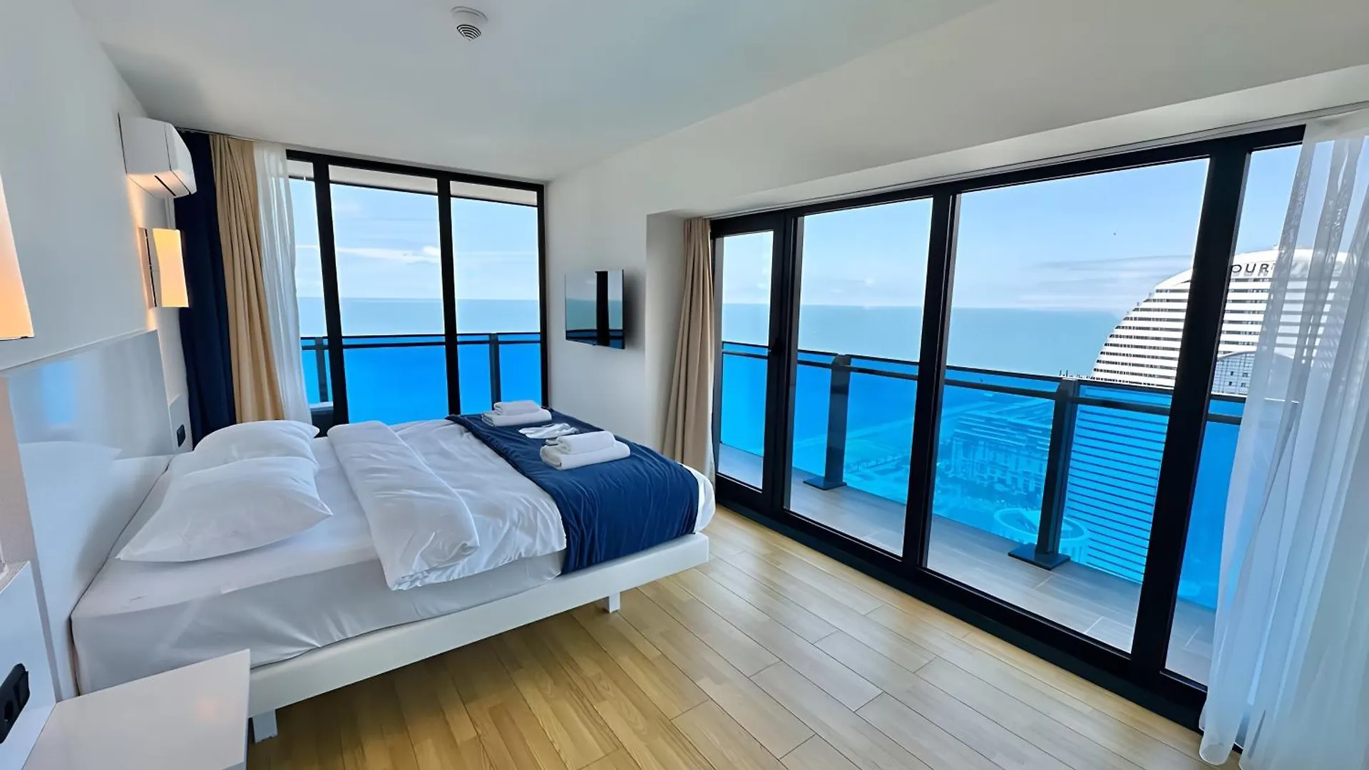 Batumi Seaview Orbi City Aparthotel 0*,